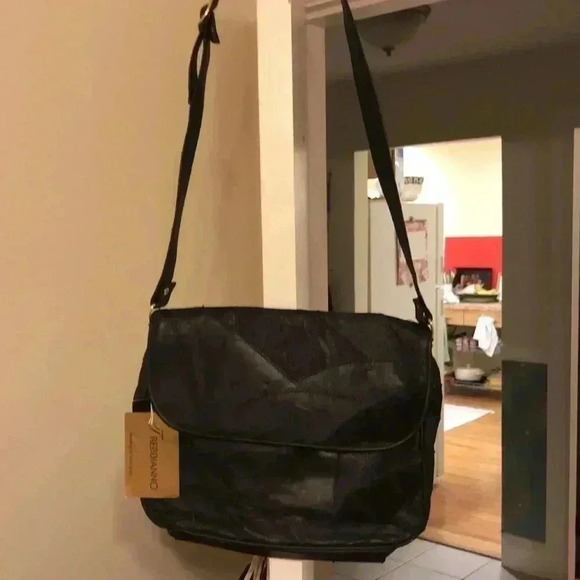 Trebbianno leather shoulder bag - Picture 2 of 10